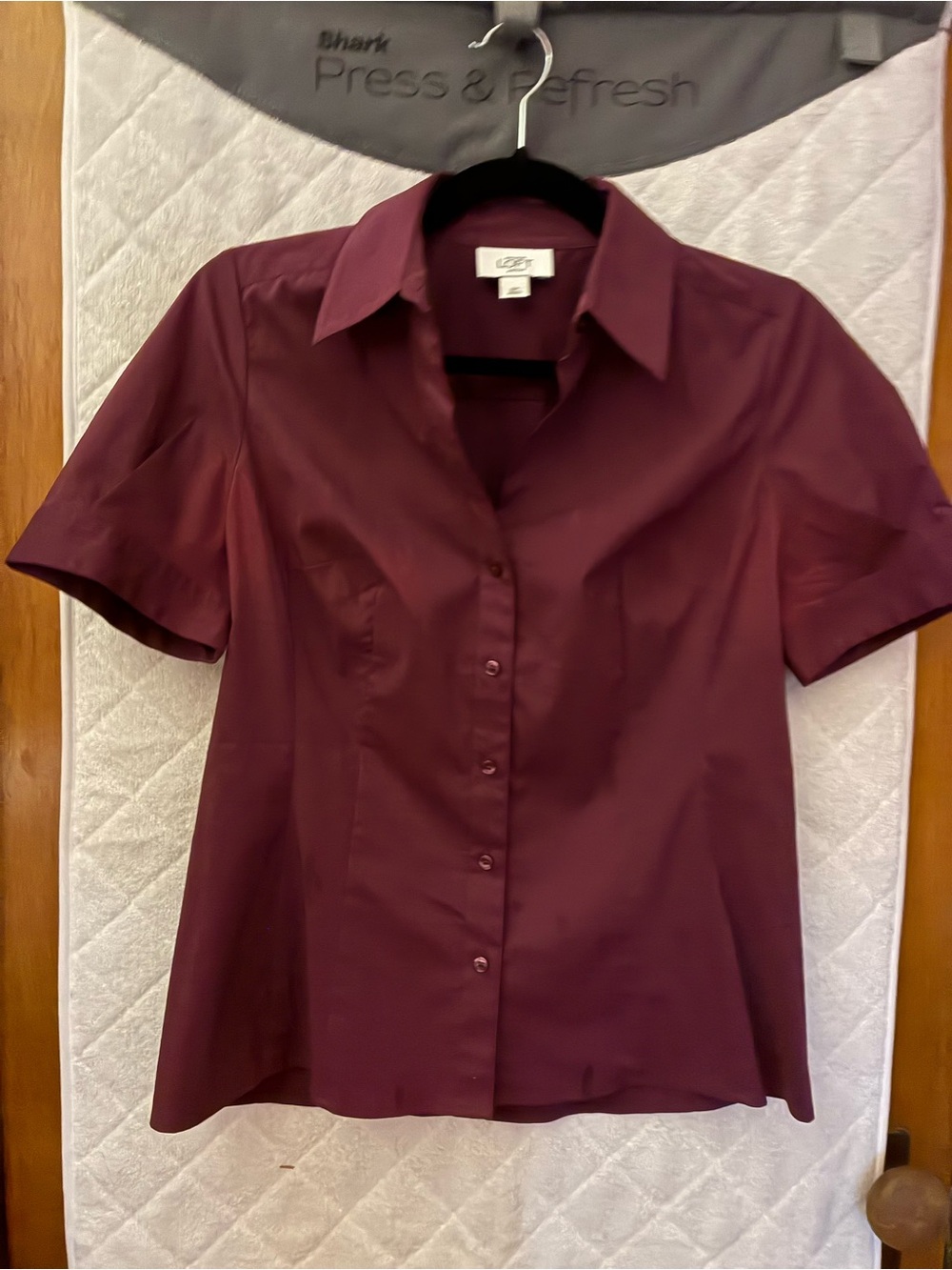 LOFT Short-Sleeve Button-Front Shirt - Burgundy